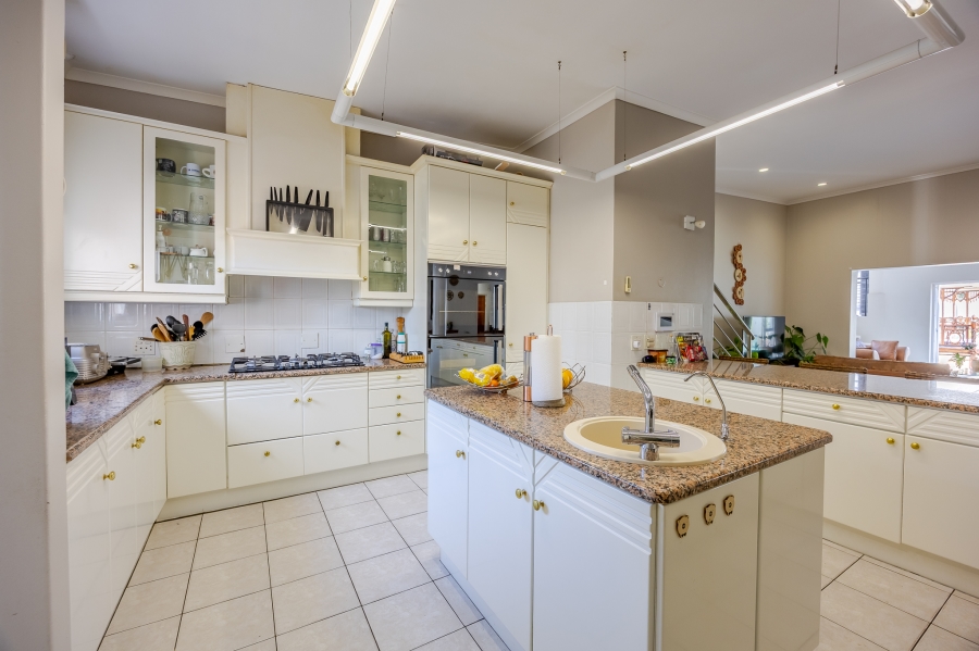 6 Bedroom Property for Sale in Vergesig Western Cape